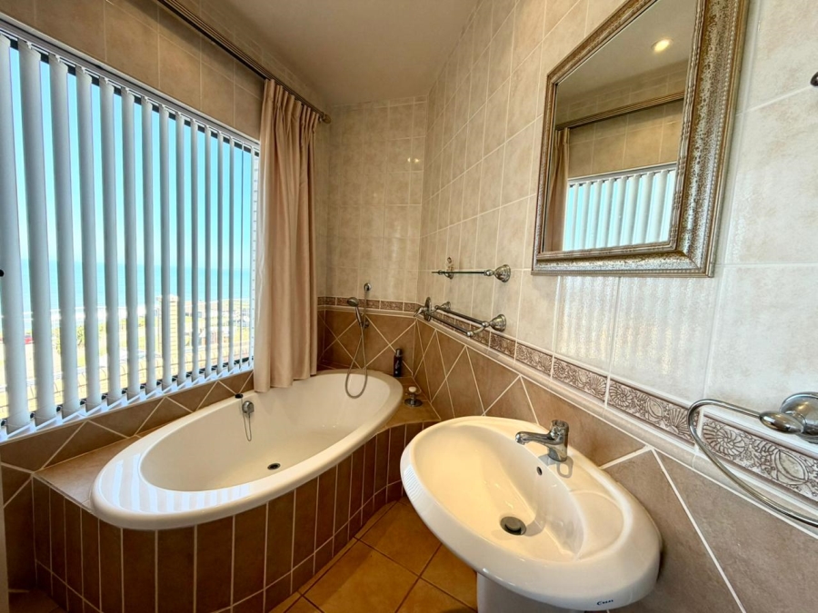 3 Bedroom Property for Sale in Dana Bay Western Cape